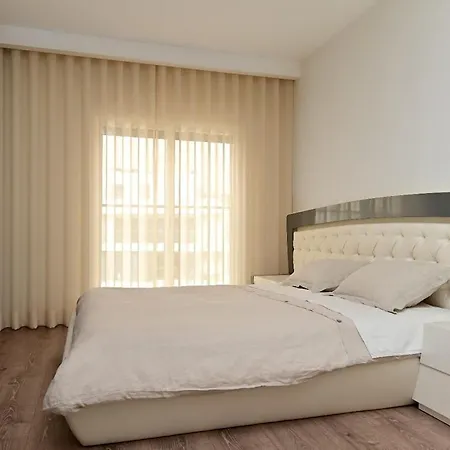 Penthouse With A Pool By The Beach! Amora